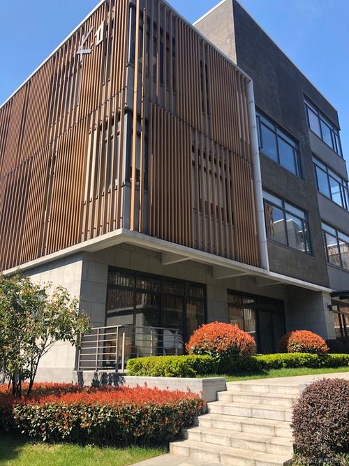 上海宠顽网络科技与上海科技网络 数字时代的创新双翼