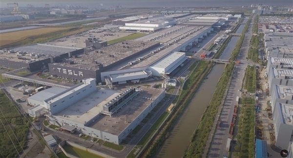特斯拉上海工厂厂长宋钢离职 工厂首位员工作别，一个时代的制造叙事迎来新章